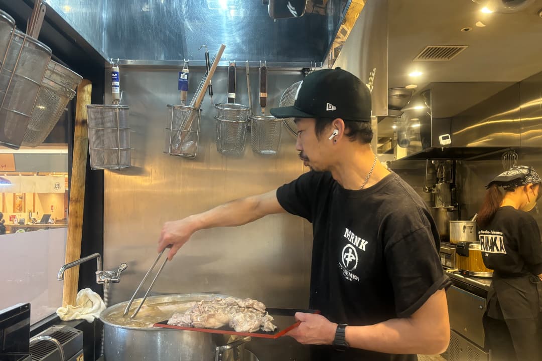 時給1050円